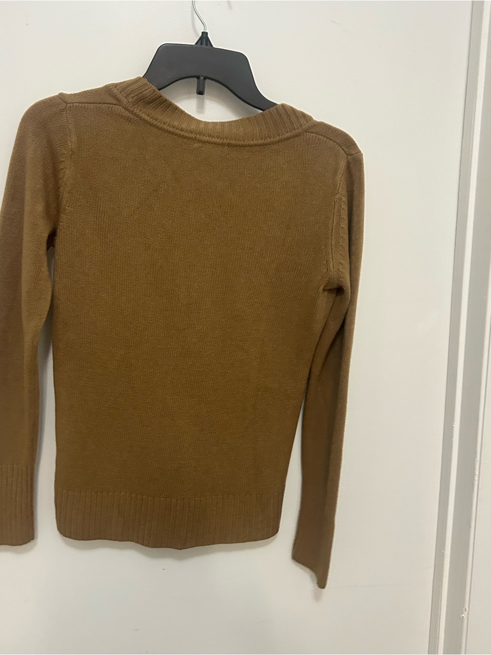 H&M Women's V-Neck Sweater in Camel - Picture 5 of 5